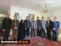 دیدار مسئولین وجمعی ازاساتید ودانشجویان دانشگاه فرهنگیان با خانواده شهیدالهیاری  2