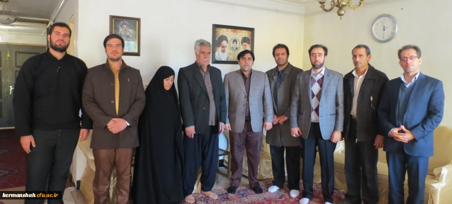 دیدار مسئولین وجمعی ازاساتید ودانشجویان دانشگاه فرهنگیان با خانواده شهیدالهیاری