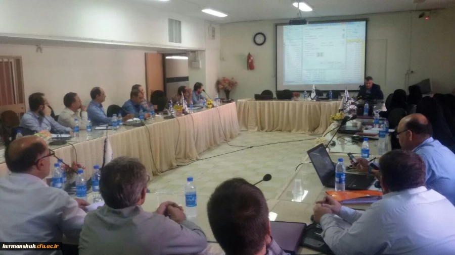 برگزاری دوره های آموزشی کارکنان (هیات علمی - اداری و خدمات عمومی)  2