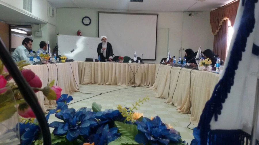 برگزاری دوره های آموزشی کارکنان (هیات علمی - اداری و خدمات عمومی)  6