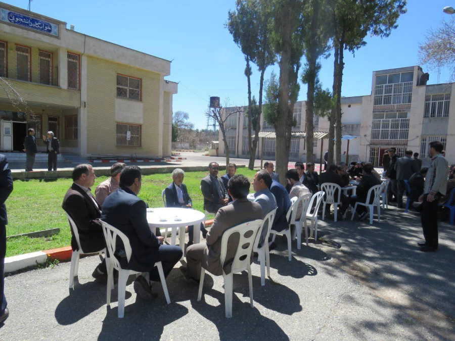 گزارش تصویری:
دیدار صمیمی مدیریت امور پردیس های استان کرمانشاه با کارکنان پردیس ها به مناسبت آغاز سال 1396 و تبریک سال جدید 2