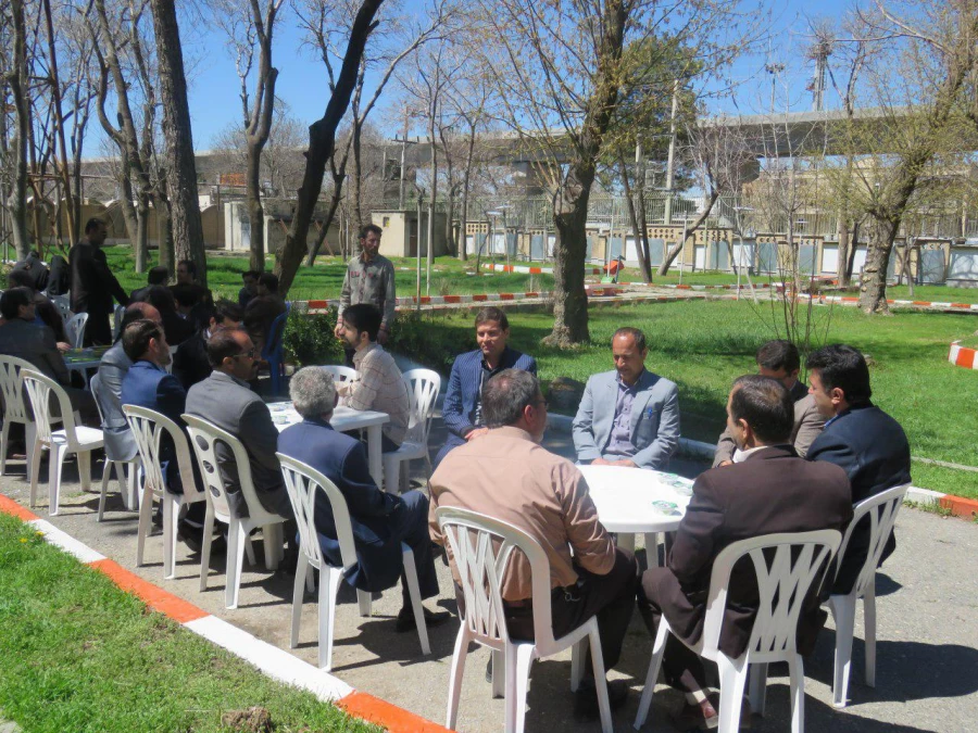 گزارش تصویری:
دیدار صمیمی مدیریت امور پردیس های استان کرمانشاه با کارکنان پردیس ها به مناسبت آغاز سال 1396 و تبریک سال جدید 3