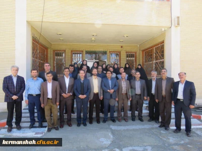 گزارش تصویری:
دیدار صمیمی مدیریت امور پردیس های استان کرمانشاه با کارکنان پردیس ها به مناسبت آغاز سال 1396 و تبریک سال جدید