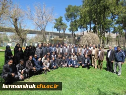 گزارش تصویری:
دیدار صمیمی مدیریت امور پردیس های استان کرمانشاه با کارکنان پردیس ها به مناسبت آغاز سال 1396 و تبریک سال جدید 10