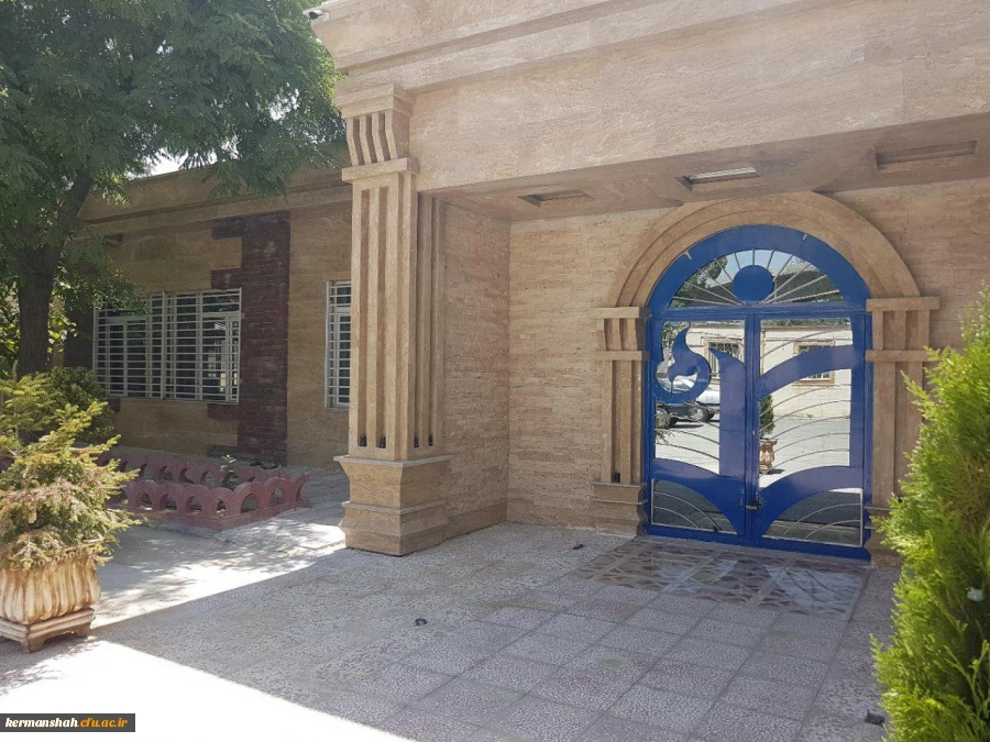 ورودی ساختمان بهسازی شده مدیریت امور پردیس های استان کرمانشاه