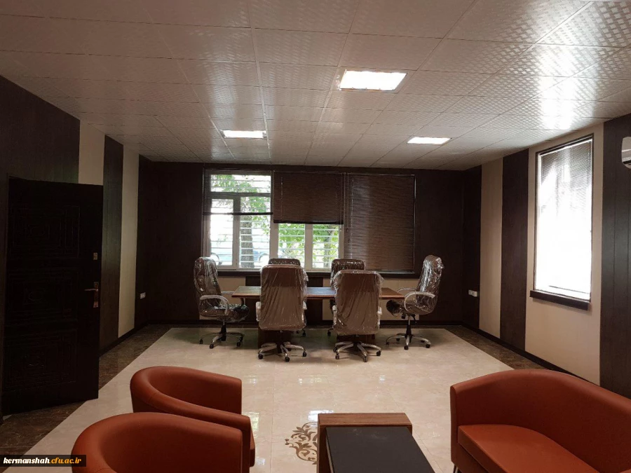 اتاق ریاست مدیریت امور پردیس ها ی استان