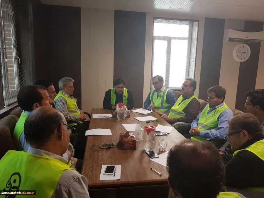 دومین جلسه ی کمیته مدیریت بحران و ستاد کمک های دانشگاه فرهنگیان به زلزله زدگان 5