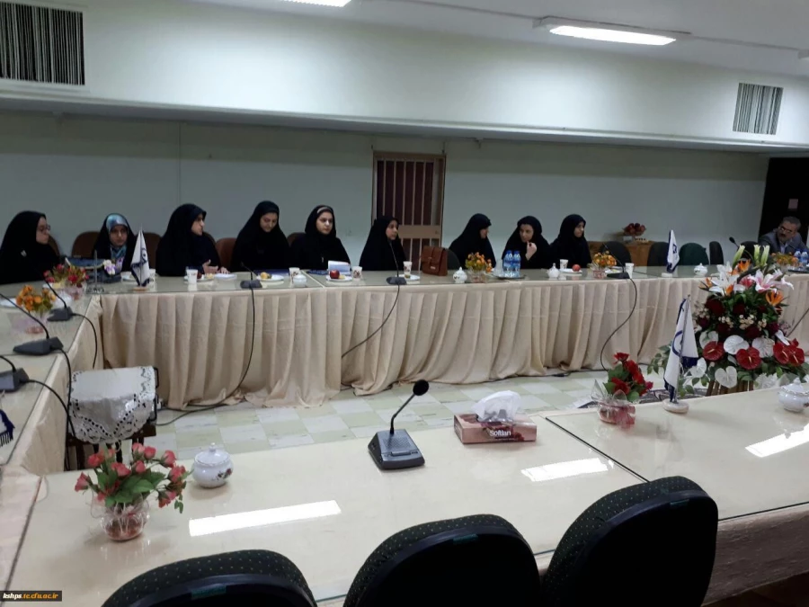 نشست نماینده نهاد رهبری حجه الاسلام صاحب الامری با هیئت رئیسه ،کارشناسان مسئول و معاونین ودبیران کانونها و انجمن های پردیس 2