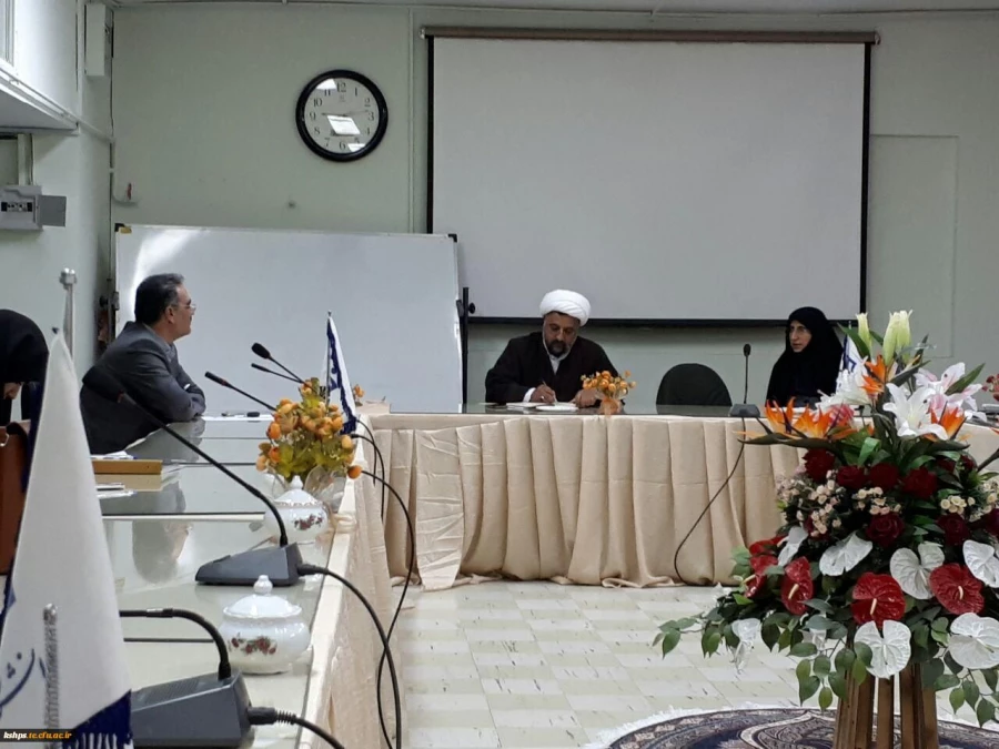 نشست نماینده نهاد رهبری حجه الاسلام صاحب الامری با هیئت رئیسه ،کارشناسان مسئول و معاونین ودبیران کانونها و انجمن های پردیس 4