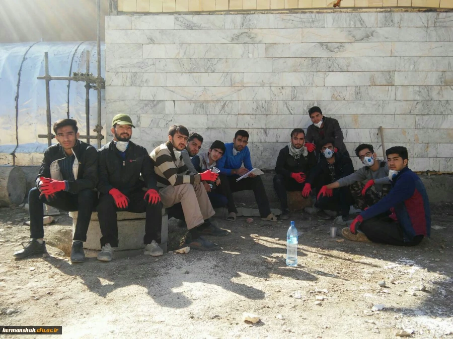 گزارش تصویری از کمک کرسانی دانشگاه فرهنگیان به زلزله زدگان 8