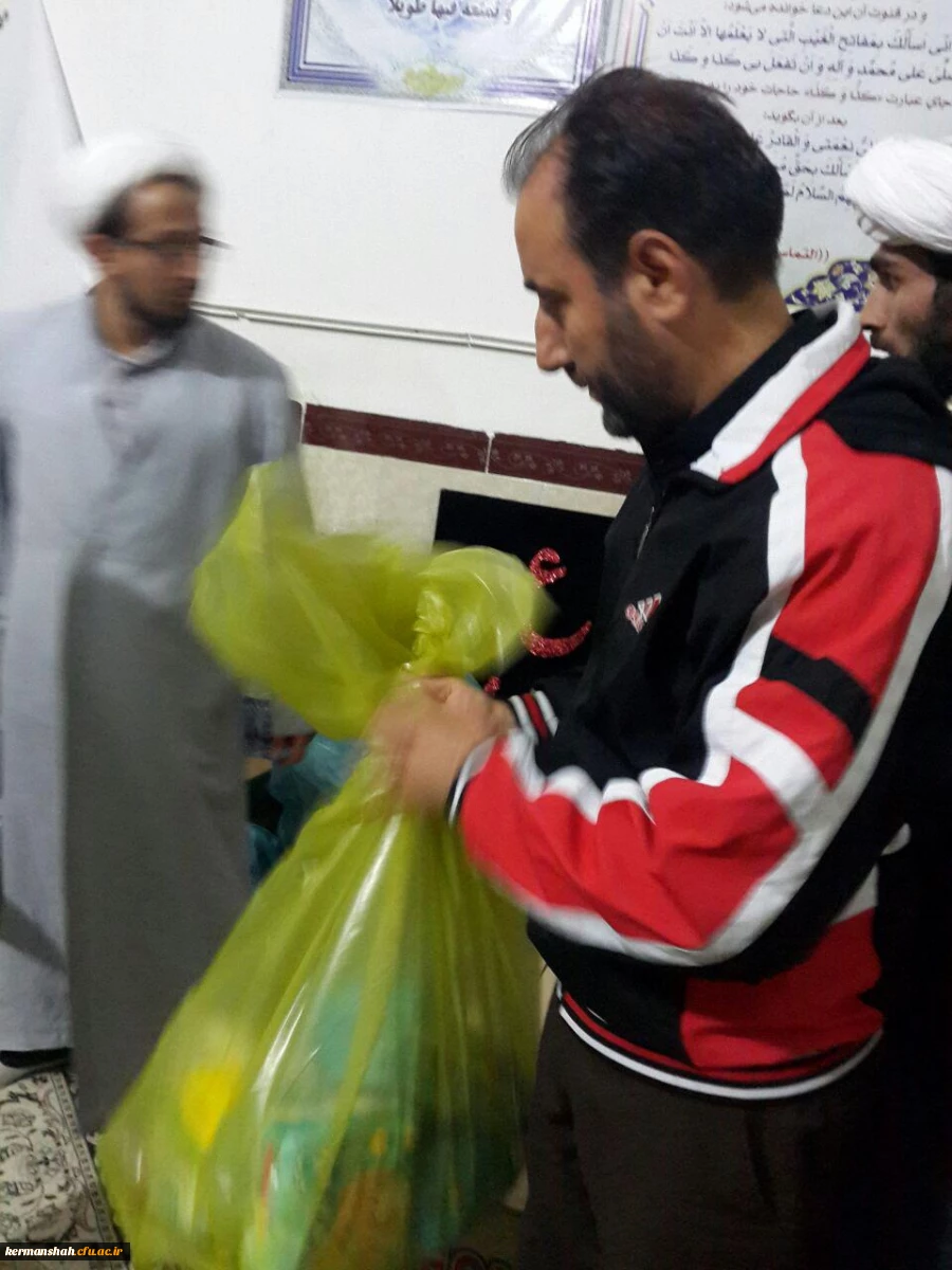 گزارش تصویری از کمک رسانی دانشگاه فرهنگیان به زلزله زدگان 11