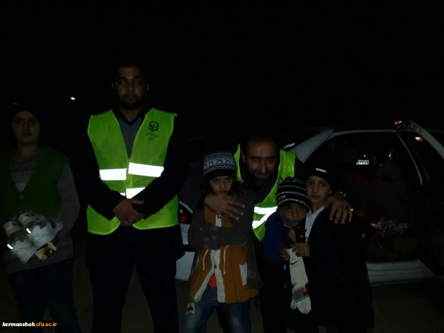 گزارش تصویری از کمک رسانی دانشگاه فرهنگیان به زلزله زدگان 19