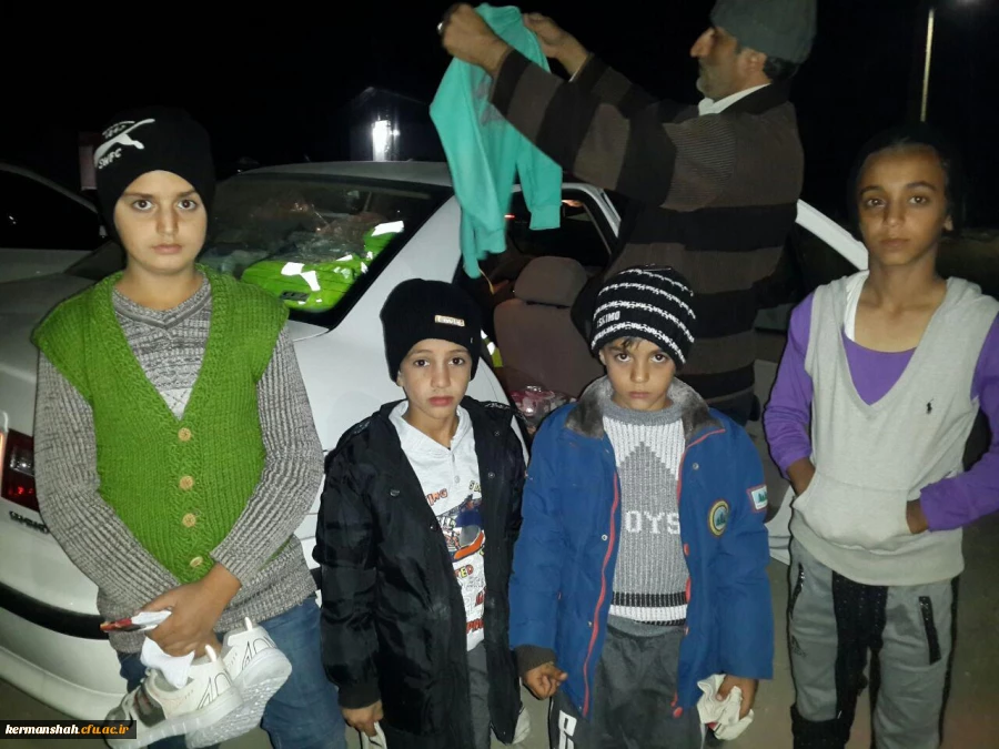 گزارش تصویری از کمک رسانی دانشگاه فرهنگیان به زلزله زدگان 5