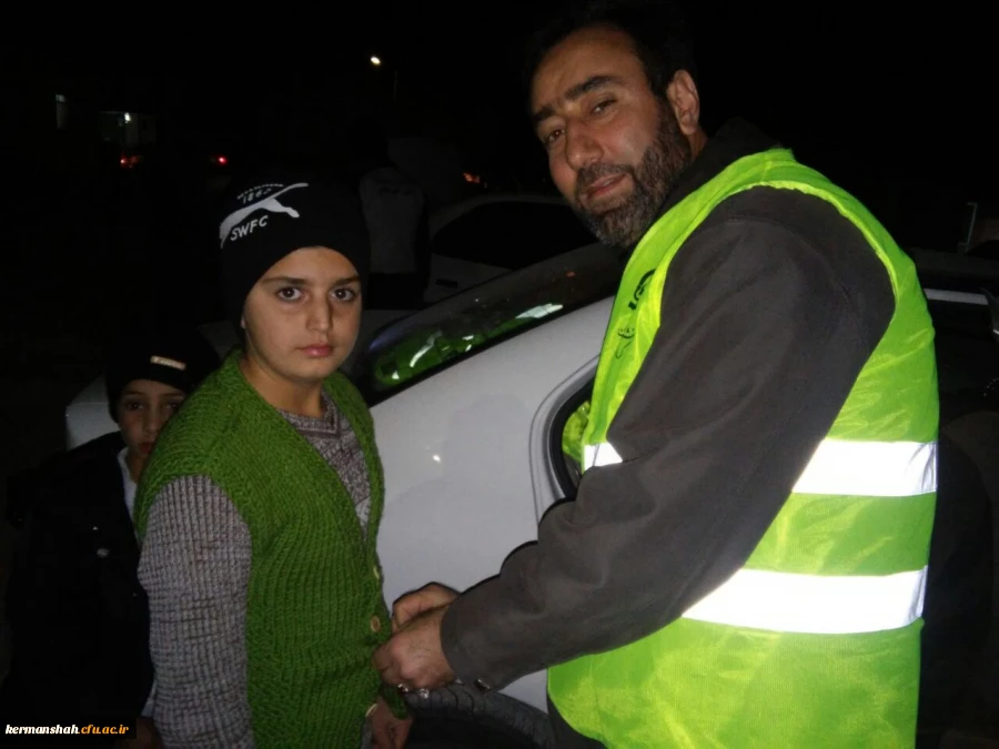 گزارش تصویری از کمک رسانی دانشگاه فرهنگیان به زلزله زدگان 11