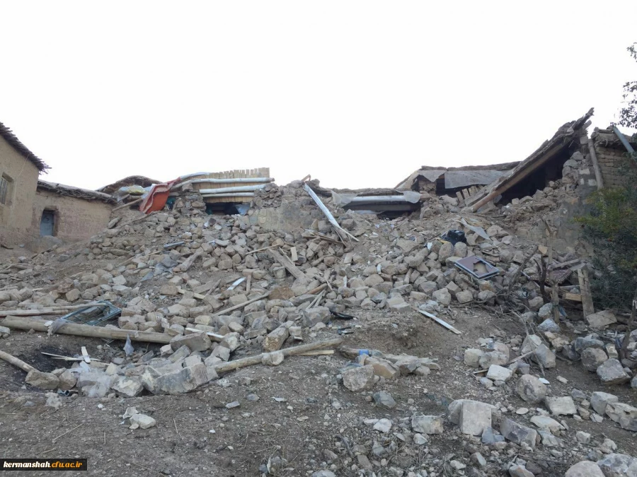 گزارش تصویری از کمک رسانی دانشگاه فرهنگیان به زلزله زدگان 25