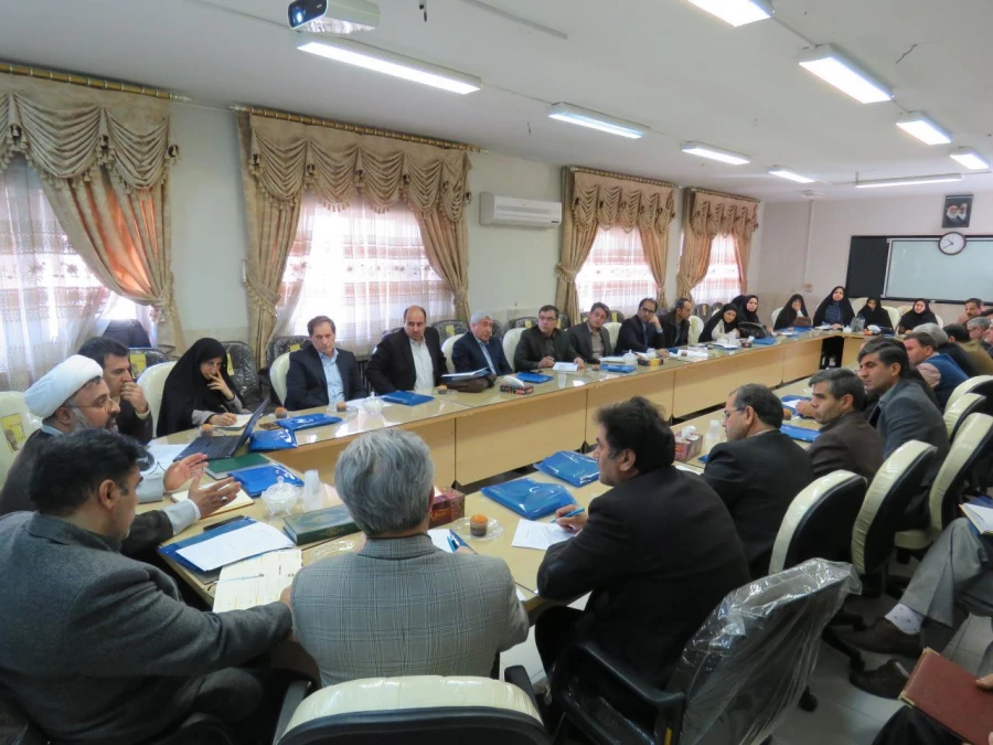 اولین جلسه هم اندیشی اساتید و نخبگان دانشگاه فرهنگیان استان کرمانشاه برگزار شد 8