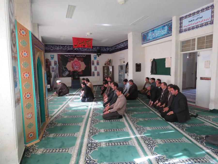 اولین جلسه هم اندیشی اساتید و نخبگان دانشگاه فرهنگیان استان کرمانشاه برگزار شد 9