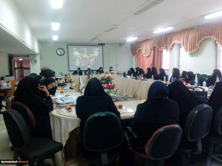 جلسه نماینده نهاد رهبری با دانشجویان راهی سفر عتبات عایات 2