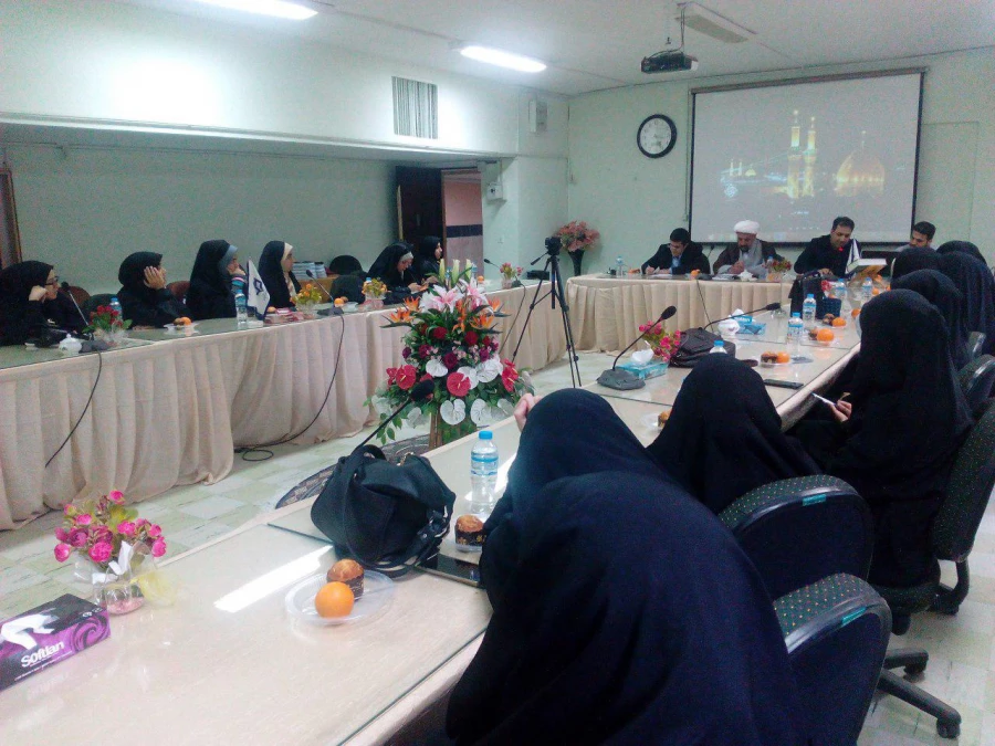 جلسه توجیهی سفر عتبات عالیات دانشگاهیان ویژه دانشجویان پردیس شهید صدوقی کرمانشاه برگزار گردید . 4