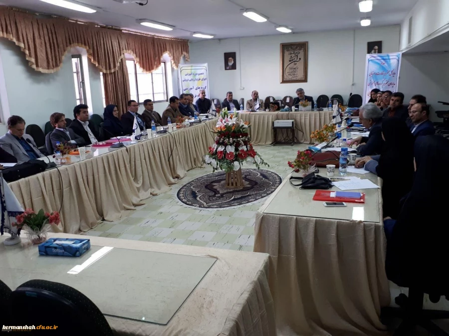 برگزاری کارگاه آموزشی ارزیابی درونی گروه های آموزشی در پردیس شهید صدوقی 2