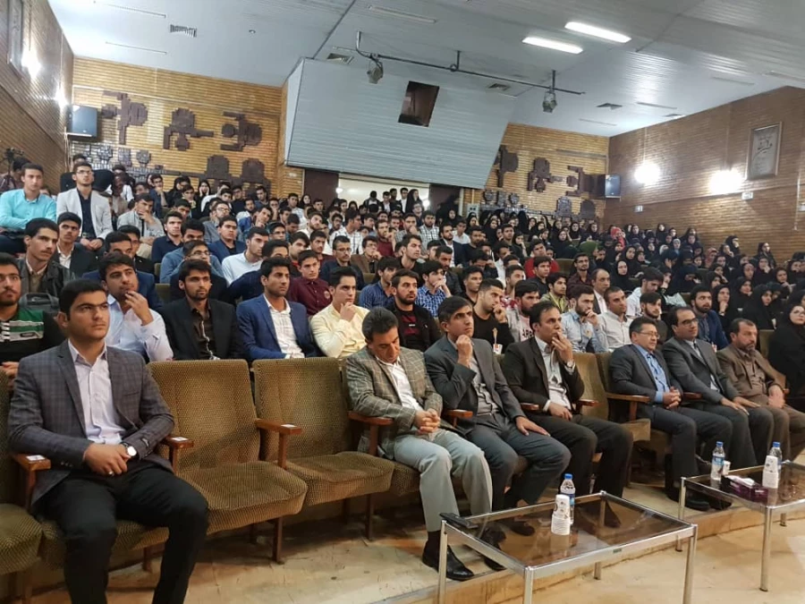 مراسم گرامیداشت هفته پژوهش و بزرگداشت مقام معلم برگزار شد 3