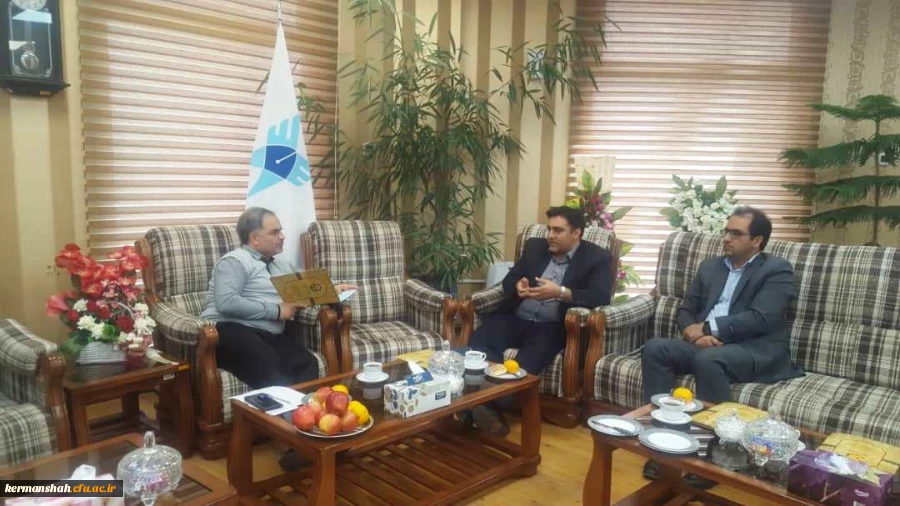 جلسه ی مشترک با رئیس دانشگاه آزاد اسلامی کرمانشاه برگزار شد 2