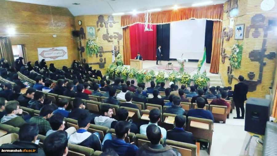 همایش همسفر تا بهشت سلسله مباحث ازدواج با موضوع "ازدواج با دلار ۱۵ هزار تومانی" برگزار شد 3