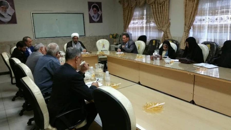 اولین جلسه هم افزایی اساتید گروه معارف با حضور مسئول نهاد مقام معظم رهبری برگزار شد 3