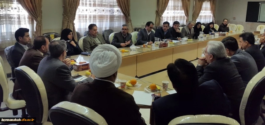 نشست اعضای هیات علمی دانشگاه فرهنگیان کرمانشاه با دکتر طاهری نیا معاونت پژوهش دانشگاه فرهنگیان 2