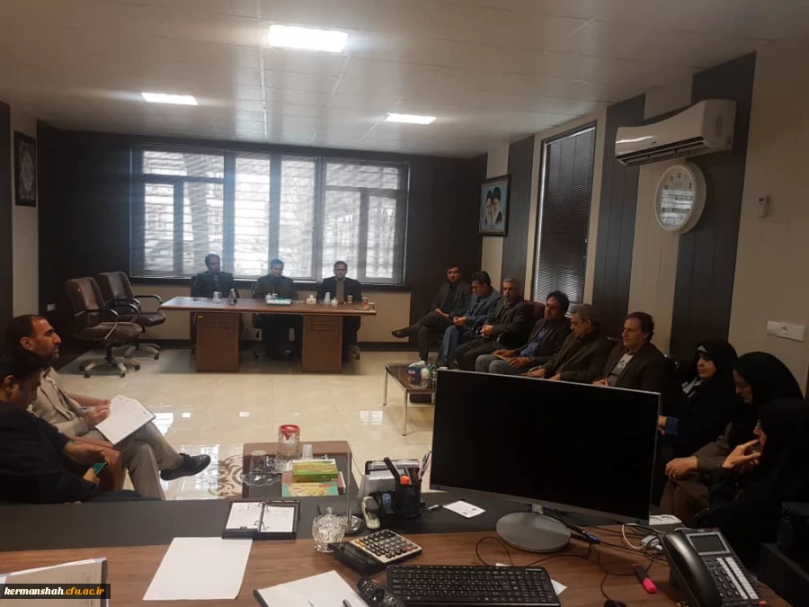 نشست اعضای هیات علمی با سرپرست جدید مدیریت امور پردیس های دانشگاه فرهنگیان کرمانشاه برگزار شد 2