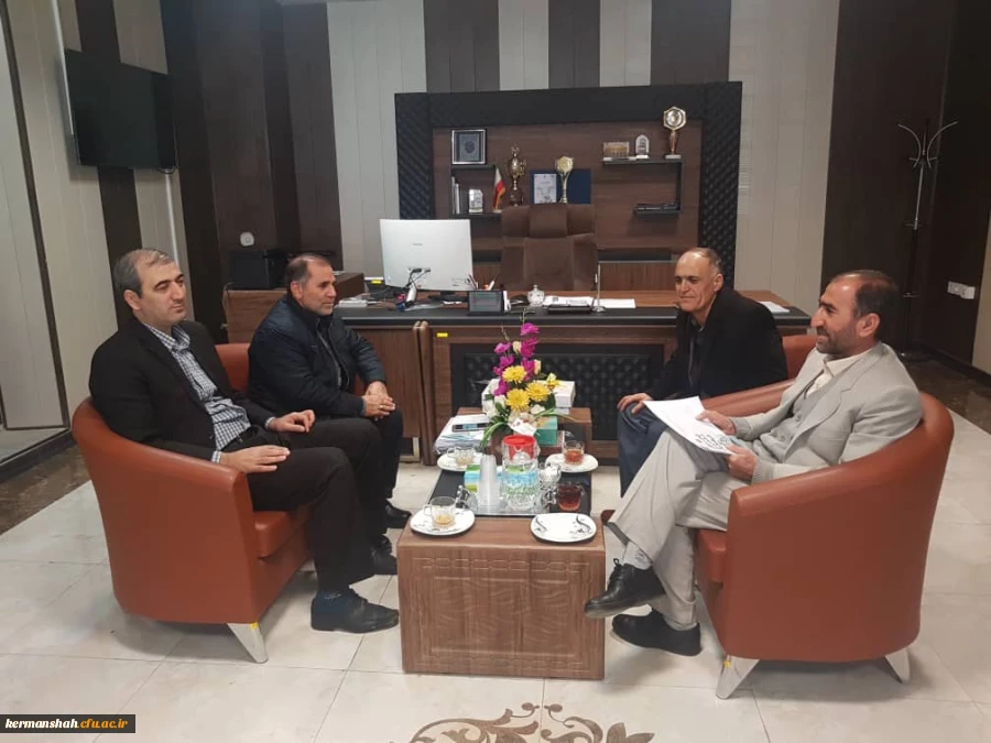 دیدار رئیس صندوق ذخیره فرهنگیان استان کرمانشاه با آقای دکتر محمدی  2