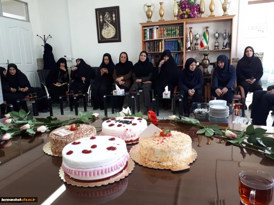 نشست صمیمانه بزرگداشت میلاد حضرت زهرا سلام الله علیها و مقام زن در پردیس خواهران برگزار شد 2