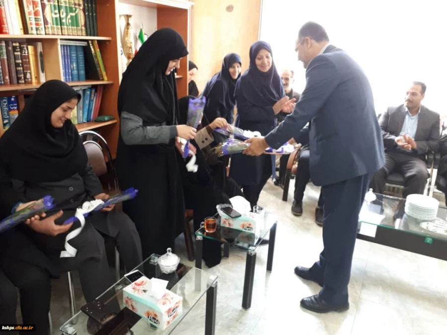 نشست صمیمانه بزرگداشت میلاد حضرت زهرا سلام الله علیها و مقام زن در پردیس خواهران برگزار شد 4