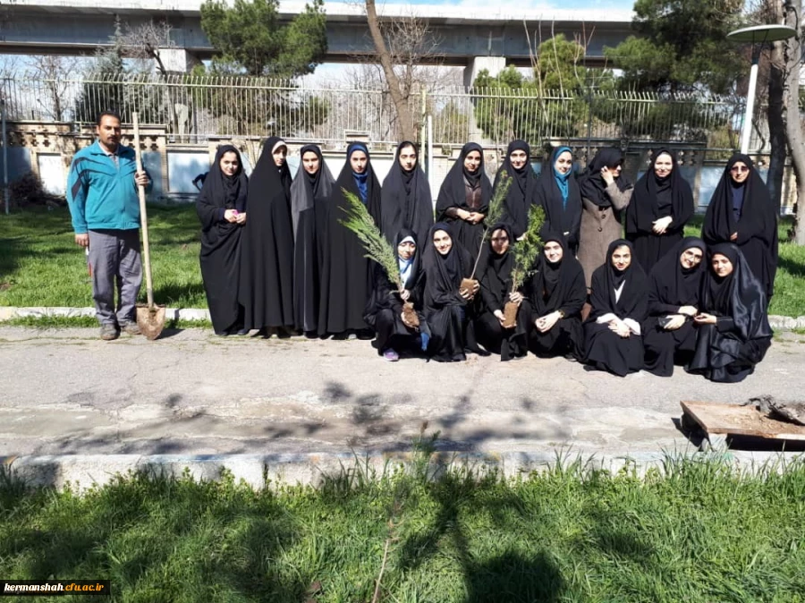 برنامه بزرگداشت هفته منابع طبیعی و روز درخت کاری در پردیس شهید صدوقی برگزار گردید 2