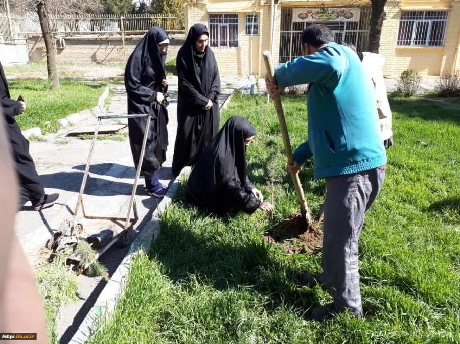 برنامه بزرگداشت هفته منابع طبیعی و روز درخت کاری در پردیس شهید صدوقی برگزار گردید 4