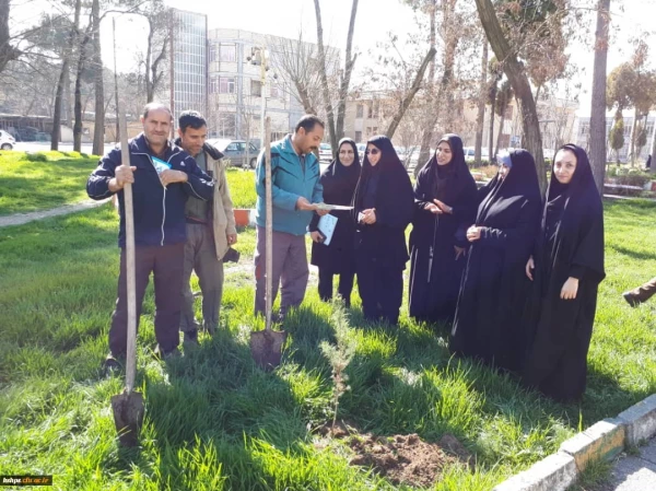 برنامه بزرگداشت هفته منابع طبیعی و روز درخت کاری در پردیس شهید صدوقی برگزار گردید 6