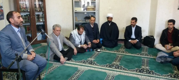 دکتر محمدی درمراسم بدرقه کاروان دانشجویان راهیان نور:سعی کنیدازمعنویات این اردو روحیه بگیرید وآن رادرکلاسهای درس ودرجمع دانش آموزان اجرا کنید. 2