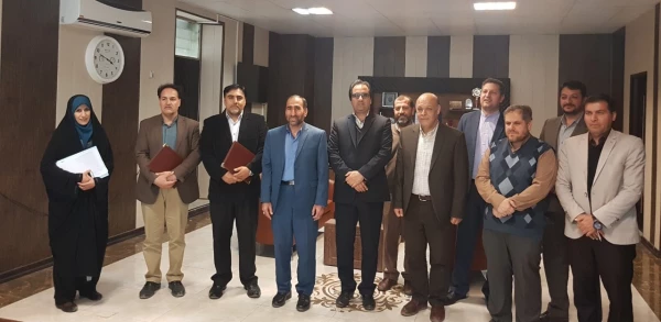 بمناسبت روزشهید وپدران آسمانی ازخانواده های شهیددانشگاه فرهنگیان تجلیل شد 3