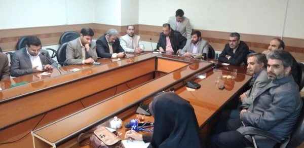 دکتر محمدی مدیرامورپردیس های استان کرمانشاه درجلسه روسای دانشگاههای استان با امام جمعه کرمانشاه : دانشگاه فرهنگیان یک دانشگاه ماموریت گرااست وما باید معلمی تربیت کنیم که پایه واساس همه تحولات جامعه باشد. 2