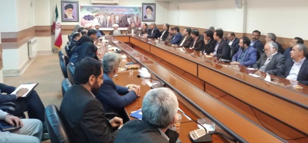 دکتر محمدی مدیرامورپردیس های استان کرمانشاه درجلسه روسای دانشگاههای استان با امام جمعه کرمانشاه : دانشگاه فرهنگیان یک دانشگاه ماموریت گرااست وما باید معلمی تربیت کنیم که پایه واساس همه تحولات جامعه باشد. 3