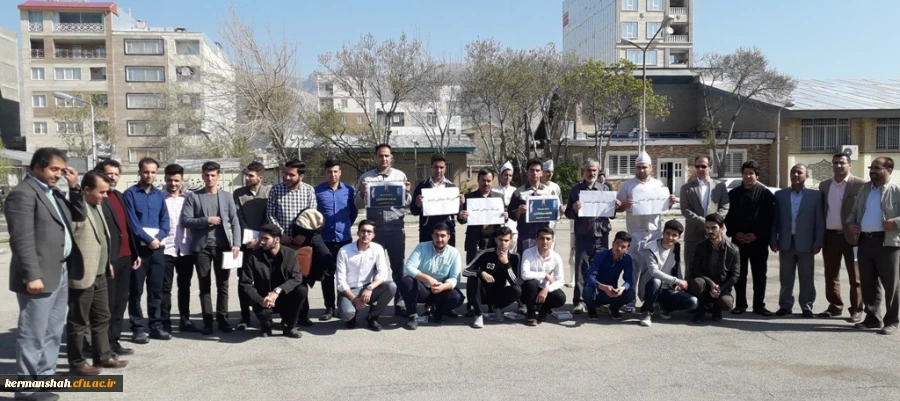 تجمع اعتراض آمیز دانشجویان و اساتید و کارکنان پردیس های کرمانشاه در پاسخ به اقدام وقیحانه دولت آمریکا در قرار دادن سپاه پاسداران در لیست گروه های تروریستی 2