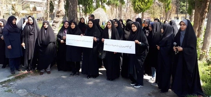 تجمع اعتراض آمیز دانشجویان و اساتید و کارکنان پردیس های کرمانشاه در پاسخ به اقدام وقیحانه دولت آمریکا در قرار دادن سپاه پاسداران در لیست گروه های تروریستی 3