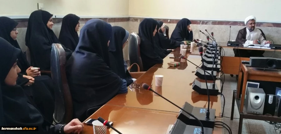 برگزاری جلسه دبیران کانونهای دانشجویی با مسئول نهاد نمایندگی مقام معظم رهبری دانشگاه فرهنگیان 3