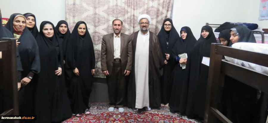 دیدار مدیر امور پردیس های استان ومسئول نهادنمایندگی مقام معظم رهبری با دانشجویان پردیس شهید صدوقی  3