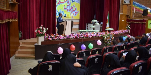 سومین همایش بزرگ معلم مهدوی وجشن نیمه شعبان دردانشگاه فرهنگیان کرمانشاه  برگزار شد. 3