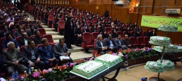 سومین همایش بزرگ معلم مهدوی وجشن نیمه شعبان دردانشگاه فرهنگیان کرمانشاه  برگزار شد. 5