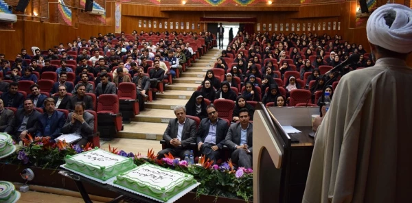 سومین همایش بزرگ معلم مهدوی وجشن نیمه شعبان دردانشگاه فرهنگیان کرمانشاه  برگزار شد. 6