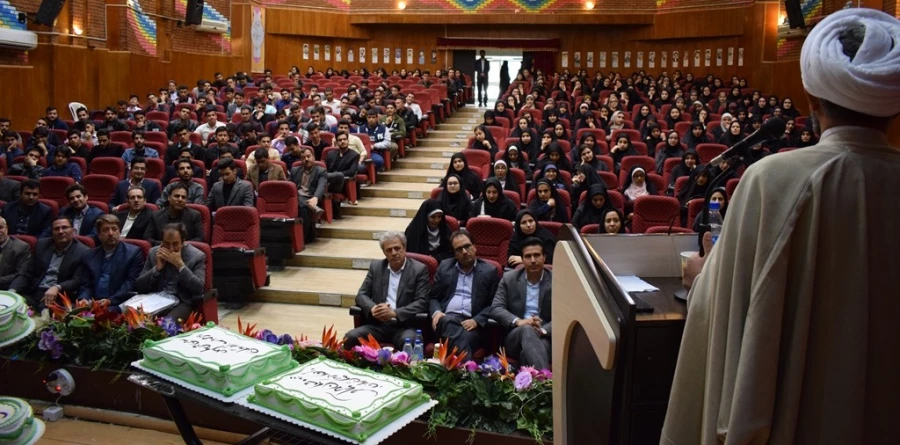 سومین همایش بزرگ معلم مهدوی وجشن نیمه شعبان دردانشگاه فرهنگیان کرمانشاه  برگزار شد. 6