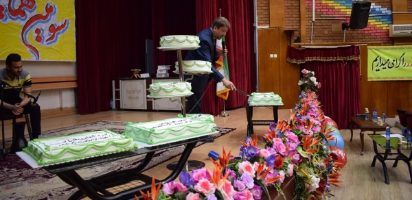 سومین همایش بزرگ معلم مهدوی وجشن نیمه شعبان دردانشگاه فرهنگیان کرمانشاه  برگزار شد. 9