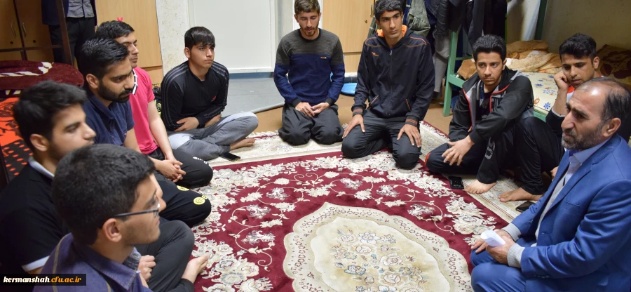 نشست صمیمی دانشجویان پردیس شهید رجایی با مدیرامور پردیس های استان کرمانشاه 2